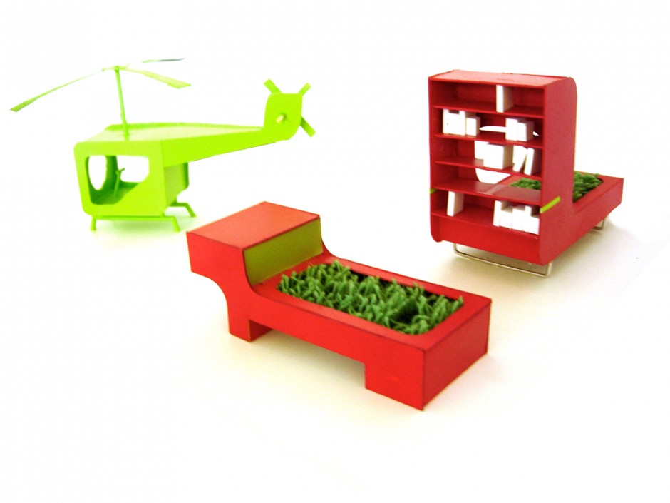 Modellfoto Lesemöbel mit Hubschrauber